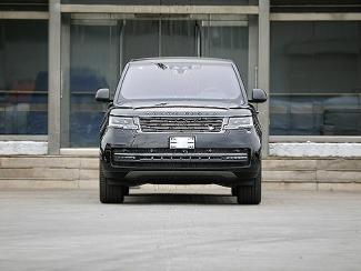 2023款 路虎揽胜行政 4.4T P530 汽油 SE 长轴 7座 15510877887（同微信） 价格可能随时有变动 欢迎咨询 全国可分期